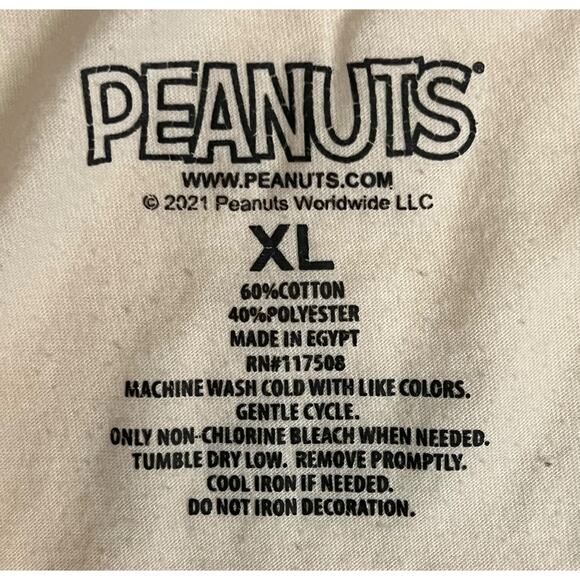 Peanuts Snoopy Woodstock I’d Rather Be in Bed T-Shirt XL Beige V-Neck 2021 Tee - Picture 3 of 10